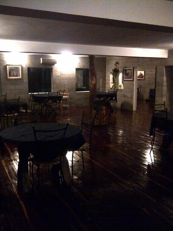 Hosteria Antiguo Refugio 波特雷罗德洛斯弗内斯 外观 照片